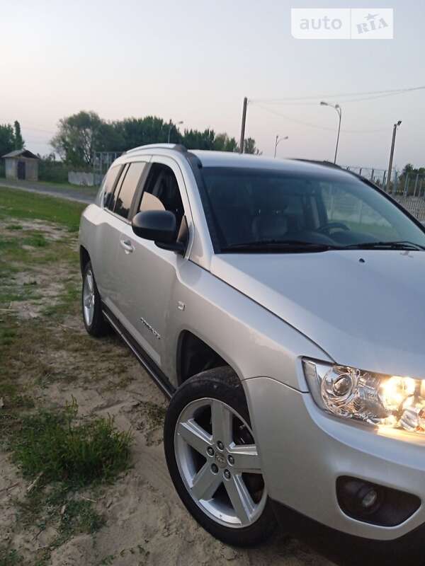 Внедорожник / Кроссовер Jeep Compass 2011 в Козельщине