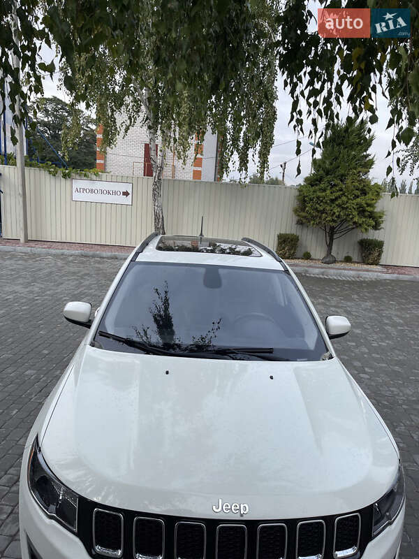 Внедорожник / Кроссовер Jeep Compass 2017 в Кременчуге