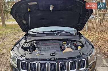 Позашляховик / Кросовер Jeep Compass 2018 в 