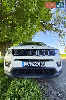 Внедорожник / Кроссовер Jeep Compass 2017 в 