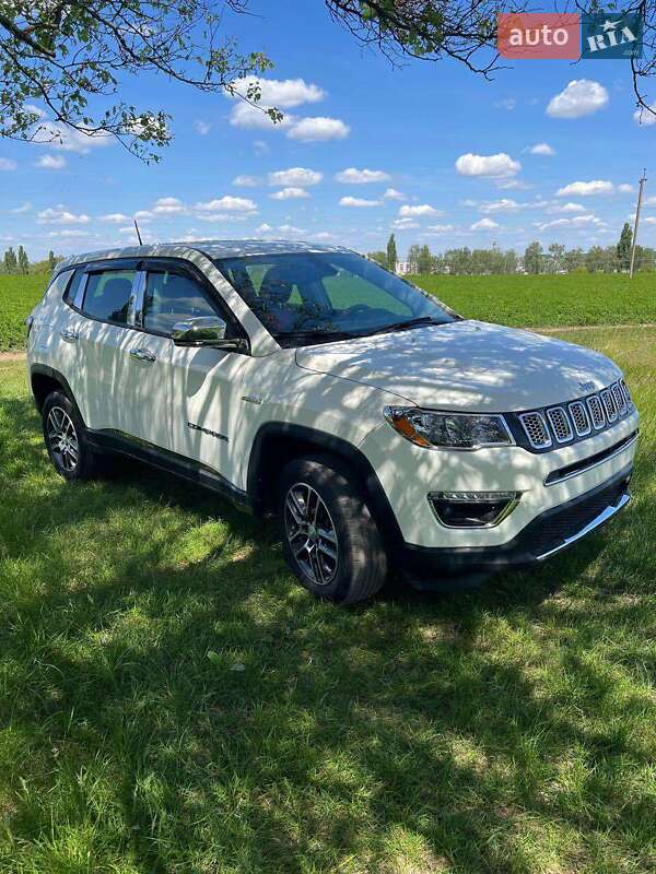 Внедорожник / Кроссовер Jeep Compass 2017 в Кагарлыке