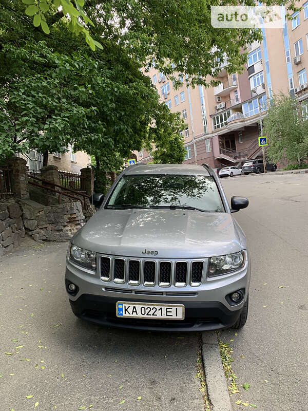 Внедорожник / Кроссовер Jeep Compass 2015 в Киеве