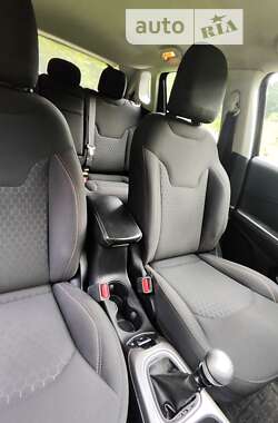 Внедорожник / Кроссовер Jeep Compass 2019 в 