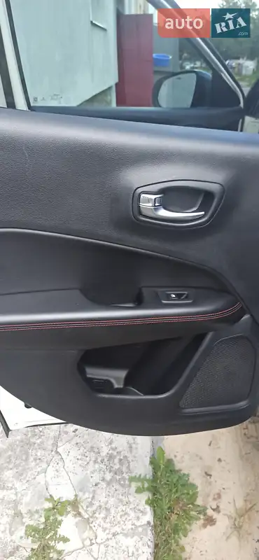 Jeep Compass 2018 VIN 3C4NJDDB9KT622320 фото оголошення 15 з 70