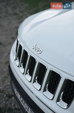 Внедорожник / Кроссовер Jeep Compass 2011 в Черновцах