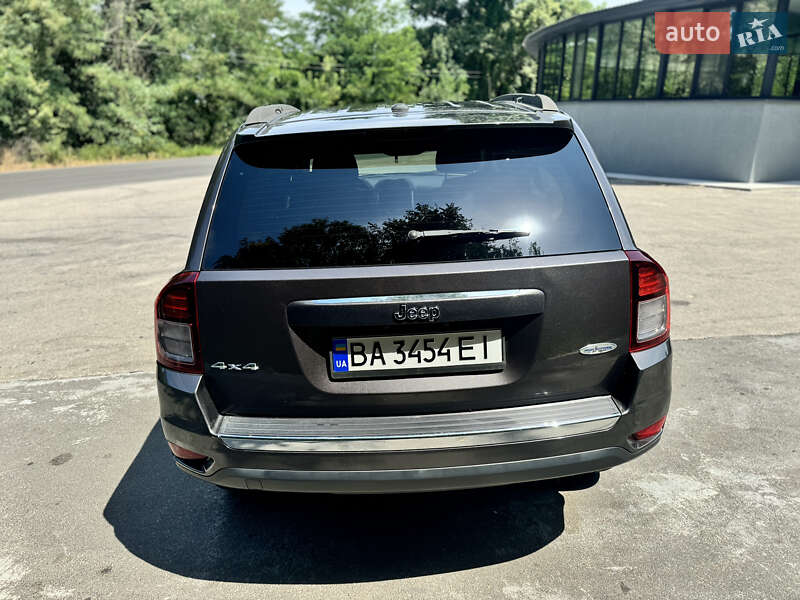Внедорожник / Кроссовер Jeep Compass 2015 в Светловодске