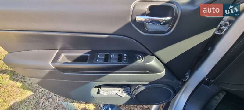 Позашляховик / Кросовер Jeep Compass 2012 в Дніпрі