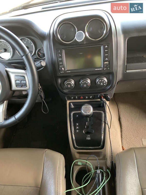 Позашляховик / Кросовер Jeep Compass 2012 в Києві