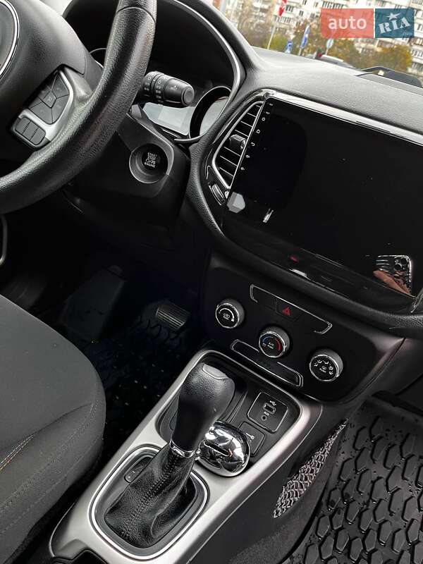 Внедорожник / Кроссовер Jeep Compass 2018 в Буче