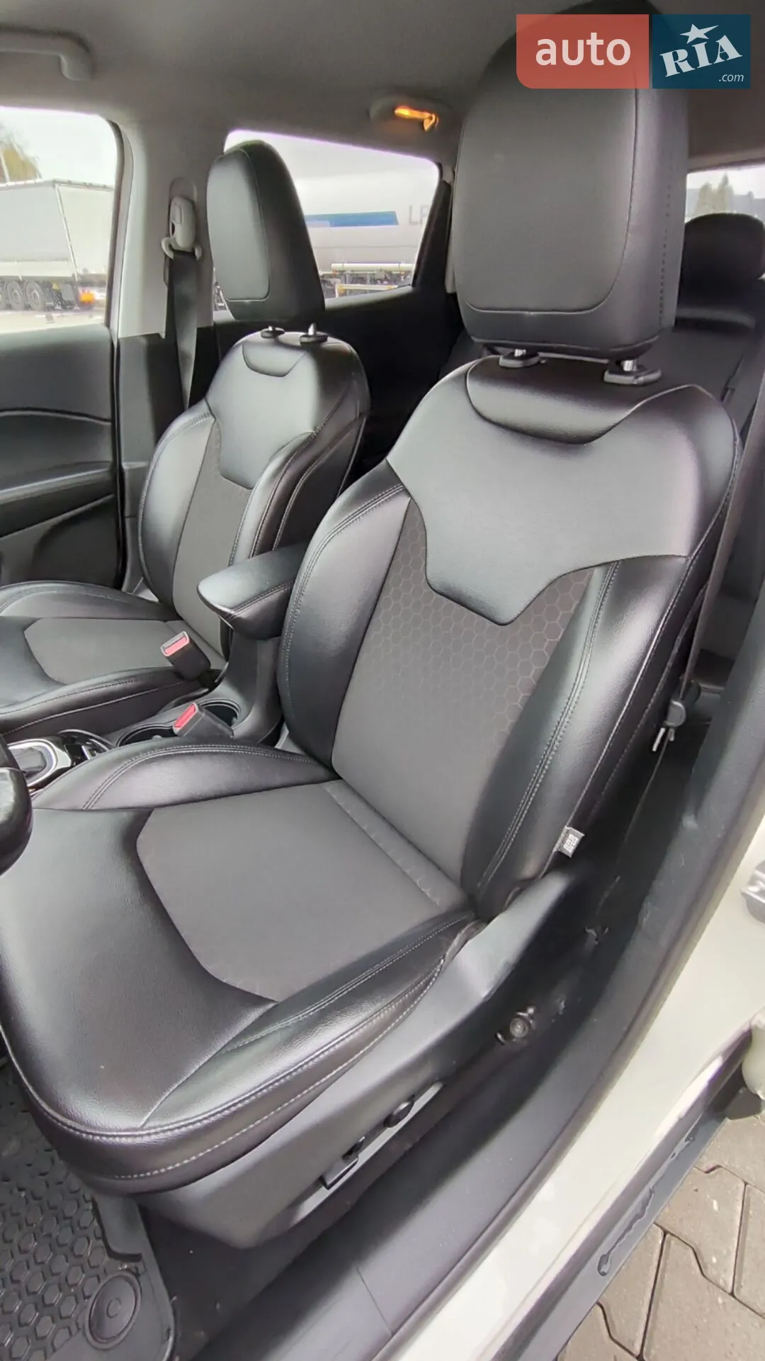 2019 Jeep Compass - мініатюра 23