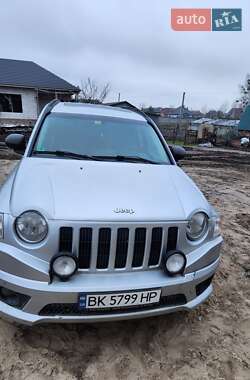 Внедорожник / Кроссовер Jeep Compass 2007 в Сарнах