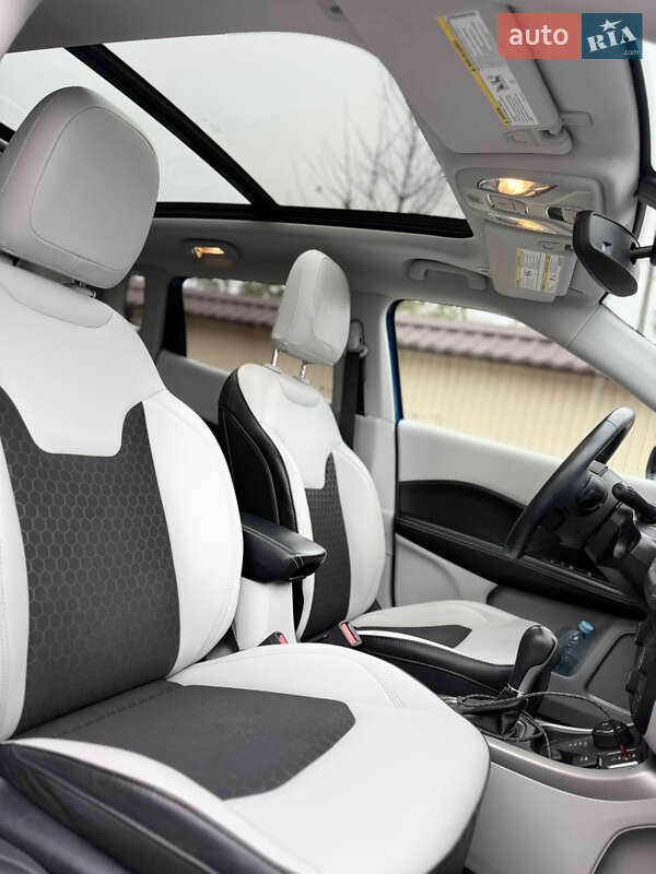 Внедорожник / Кроссовер Jeep Compass 2018 в Киеве фото 36 Внедорожник / Кроссовер Jeep Compass 2018 в Киеве