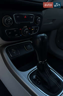Внедорожник / Кроссовер Jeep Compass 2019 в 