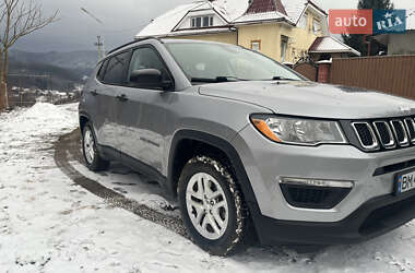Внедорожник / Кроссовер Jeep Compass 2018 в 