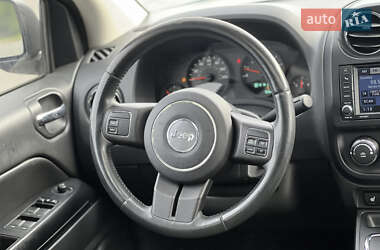 Внедорожник / Кроссовер Jeep Compass 2012 в 