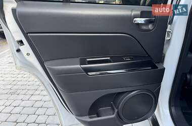Внедорожник / Кроссовер Jeep Compass 2012 в 