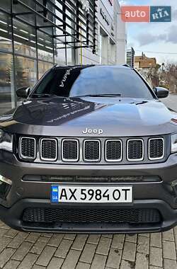 Внедорожник / Кроссовер Jeep Compass 2018 в 