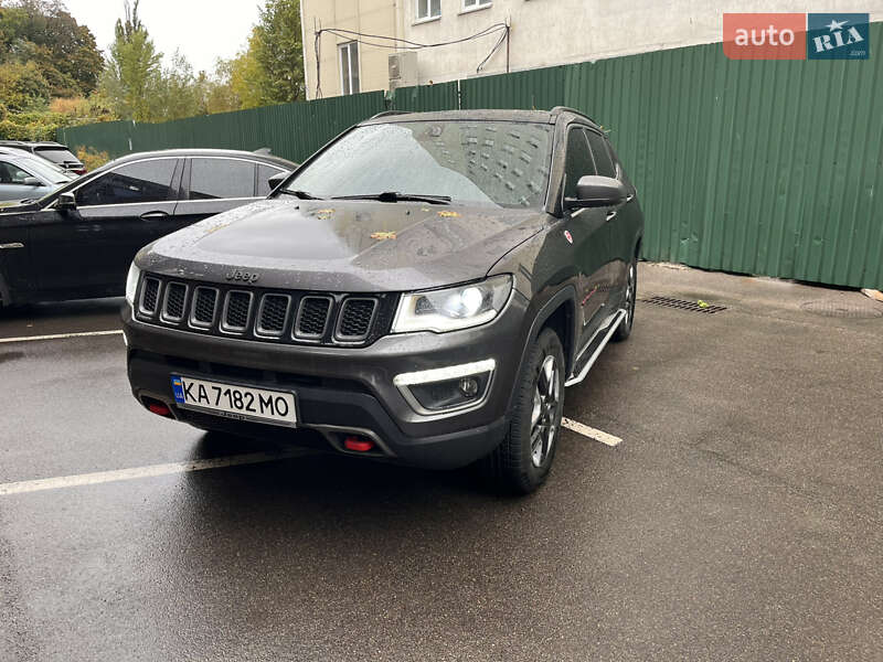 Внедорожник / Кроссовер Jeep Compass 2018 в 