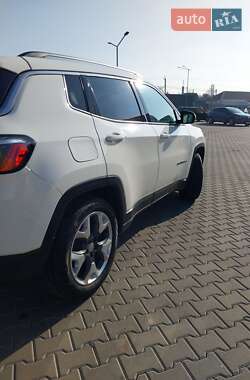 Внедорожник / Кроссовер Jeep Compass 2018 в 