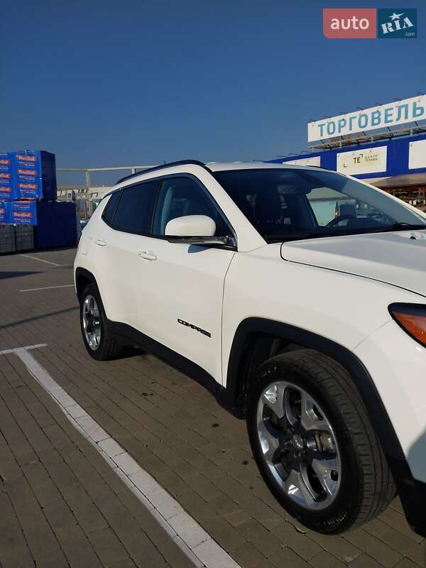 Внедорожник / Кроссовер Jeep Compass 2018 в 