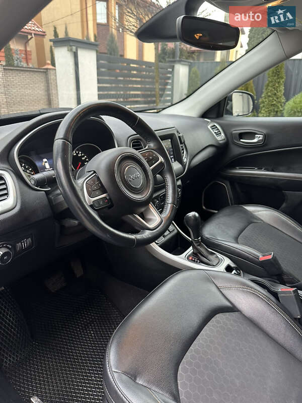 Внедорожник / Кроссовер Jeep Compass 2017 в 