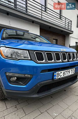 Внедорожник / Кроссовер Jeep Compass 2017 в 