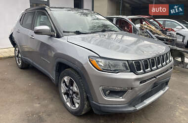 Внедорожник / Кроссовер Jeep Compass 2018 в 
