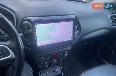 Внедорожник / Кроссовер Jeep Compass 2018 в 