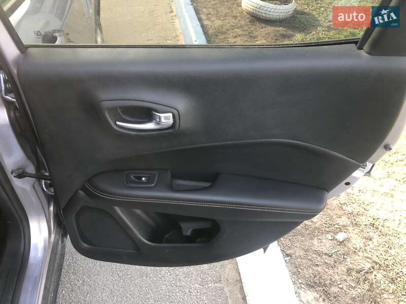 Внедорожник / Кроссовер Jeep Compass 2018 в Киеве