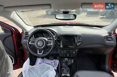 Позашляховик / Кросовер Jeep Compass 2019 в 