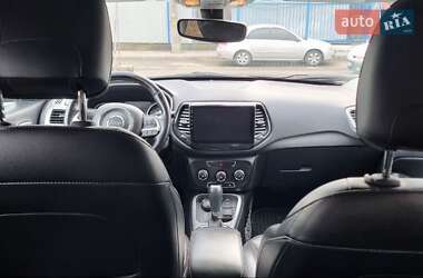 Внедорожник / Кроссовер Jeep Compass 2018 в 
