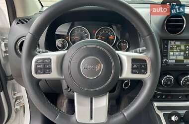 Позашляховик / Кросовер Jeep Compass 2013 в 