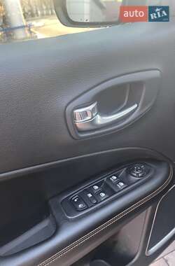 Внедорожник / Кроссовер Jeep Compass 2019 в 