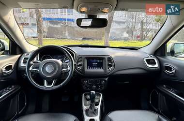 Позашляховик / Кросовер Jeep Compass 2018 в 