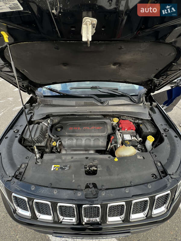 Внедорожник / Кроссовер Jeep Compass 2019 в Киеве