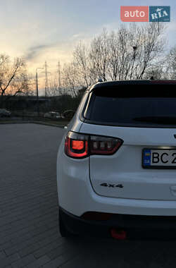 Позашляховик / Кросовер Jeep Compass 2022 в 