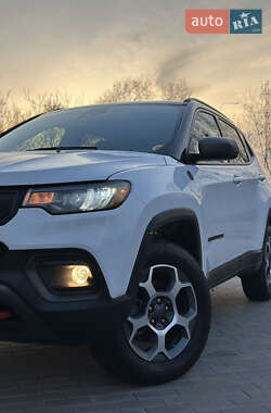 Позашляховик / Кросовер Jeep Compass 2022 в 