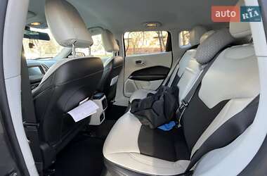 Внедорожник / Кроссовер Jeep Compass 2018 в 