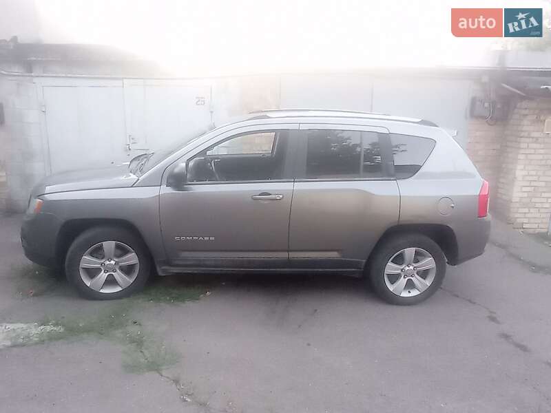 Внедорожник / Кроссовер Jeep Compass 2011 в Киеве