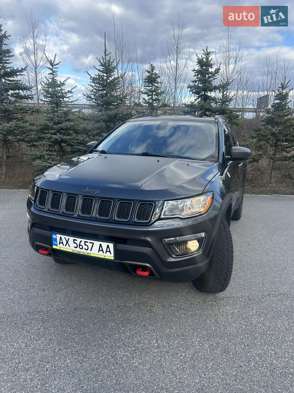 Позашляховик / Кросовер Jeep Compass 2019 в 