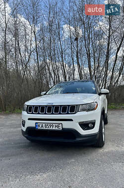 Внедорожник / Кроссовер Jeep Compass 2017 в 