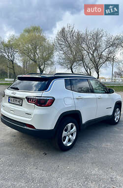 Внедорожник / Кроссовер Jeep Compass 2017 в 
