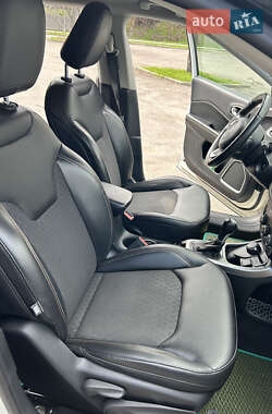 Внедорожник / Кроссовер Jeep Compass 2017 в 
