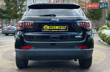 Внедорожник / Кроссовер Jeep Compass 2018 в 