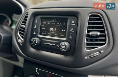 Внедорожник / Кроссовер Jeep Compass 2018 в 