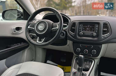 Внедорожник / Кроссовер Jeep Compass 2018 в 