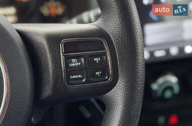 Внедорожник / Кроссовер Jeep Compass 2014 в 