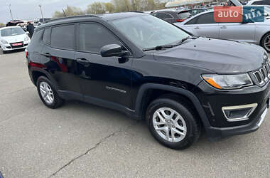Внедорожник / Кроссовер Jeep Compass 2017 в 