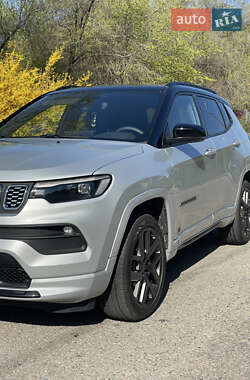 Позашляховик / Кросовер Jeep Compass 2024 в 