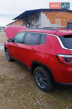 Внедорожник / Кроссовер Jeep Compass 2017 в 